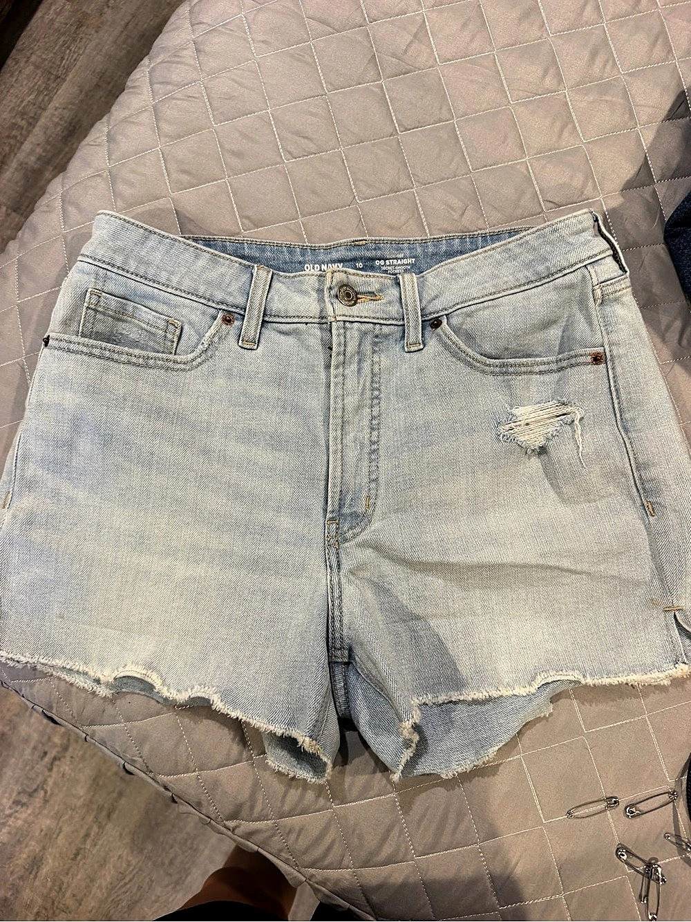 Old Navy OG Straight Distressed Denim Shorts Blue Size 10